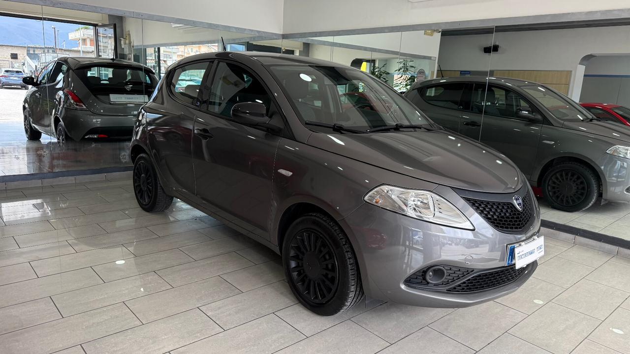 Lancia Ypsilon 1.2 69 CV 5 porte GPL