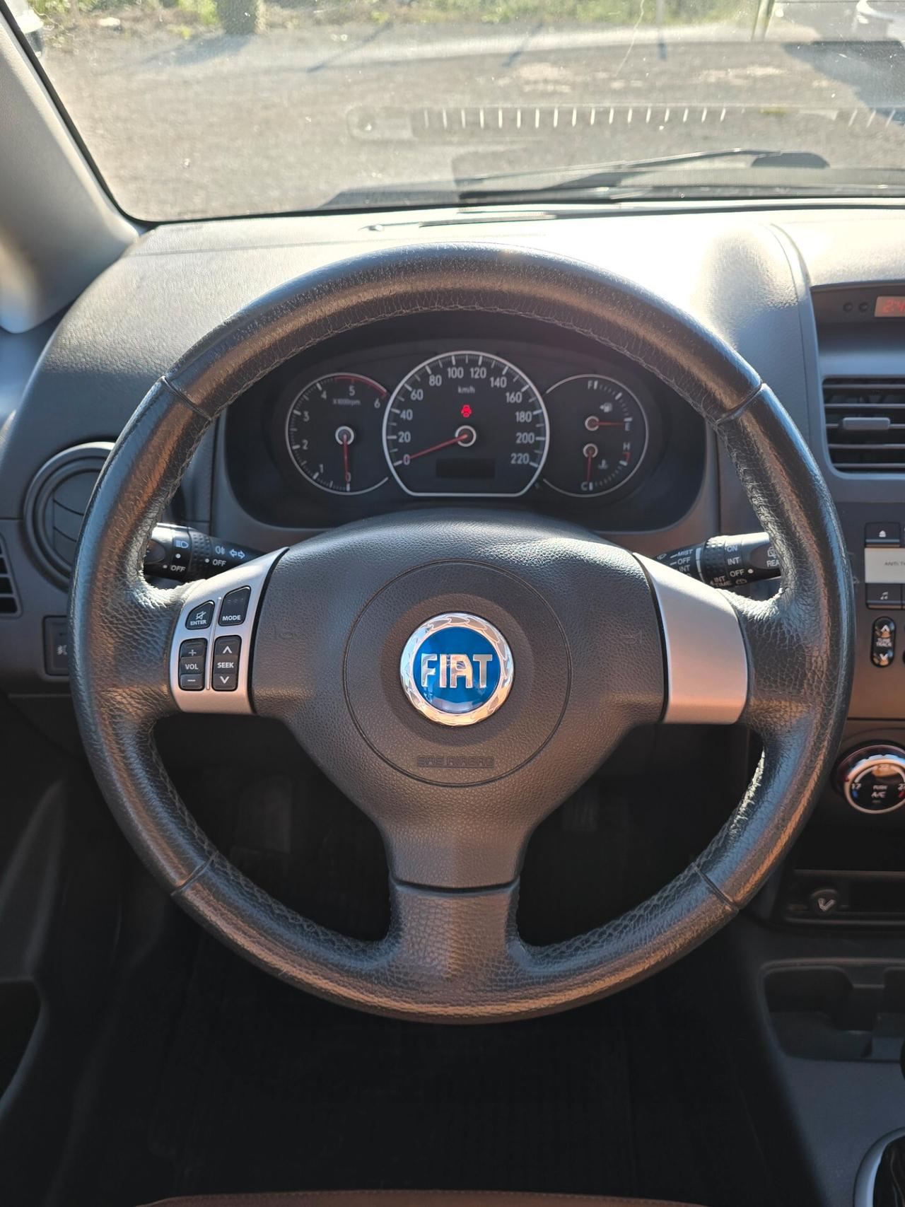Fiat 16 Fiat Sedici 1.9 MJT 4x4 Emotion