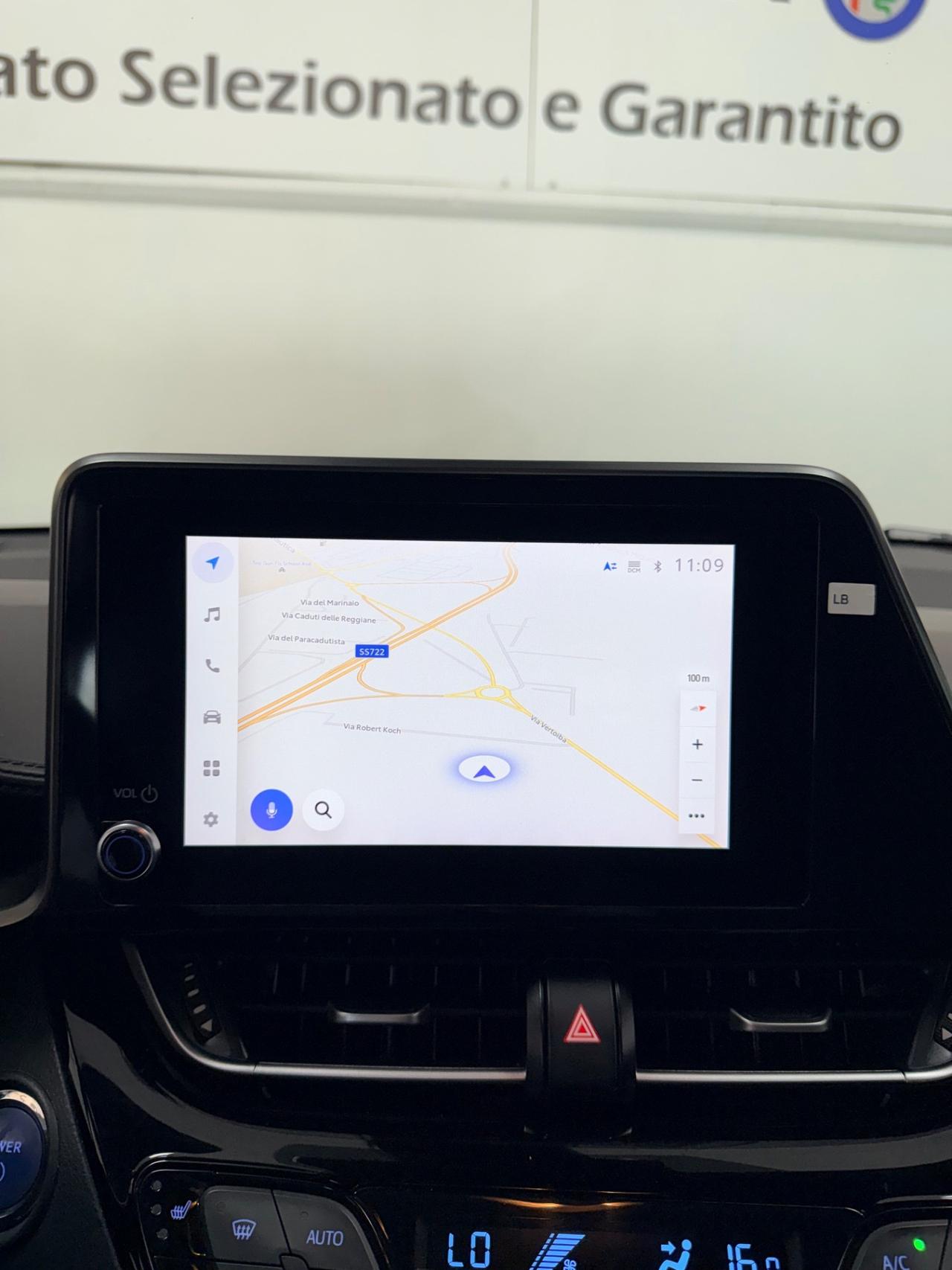 Toyota C-HR 1.8 Hybrid E-CVT 98cv Lounge 07/2022 Neopatentati