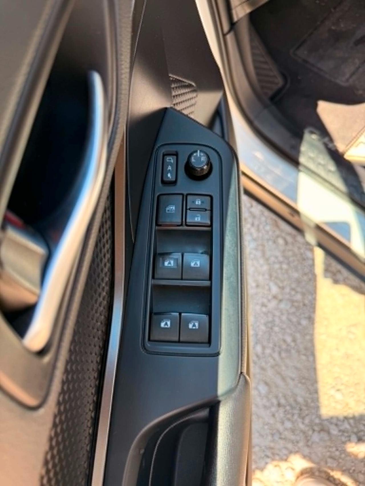 Toyota C-HR 1.8 Benz/Ibrida OK Neopatentato