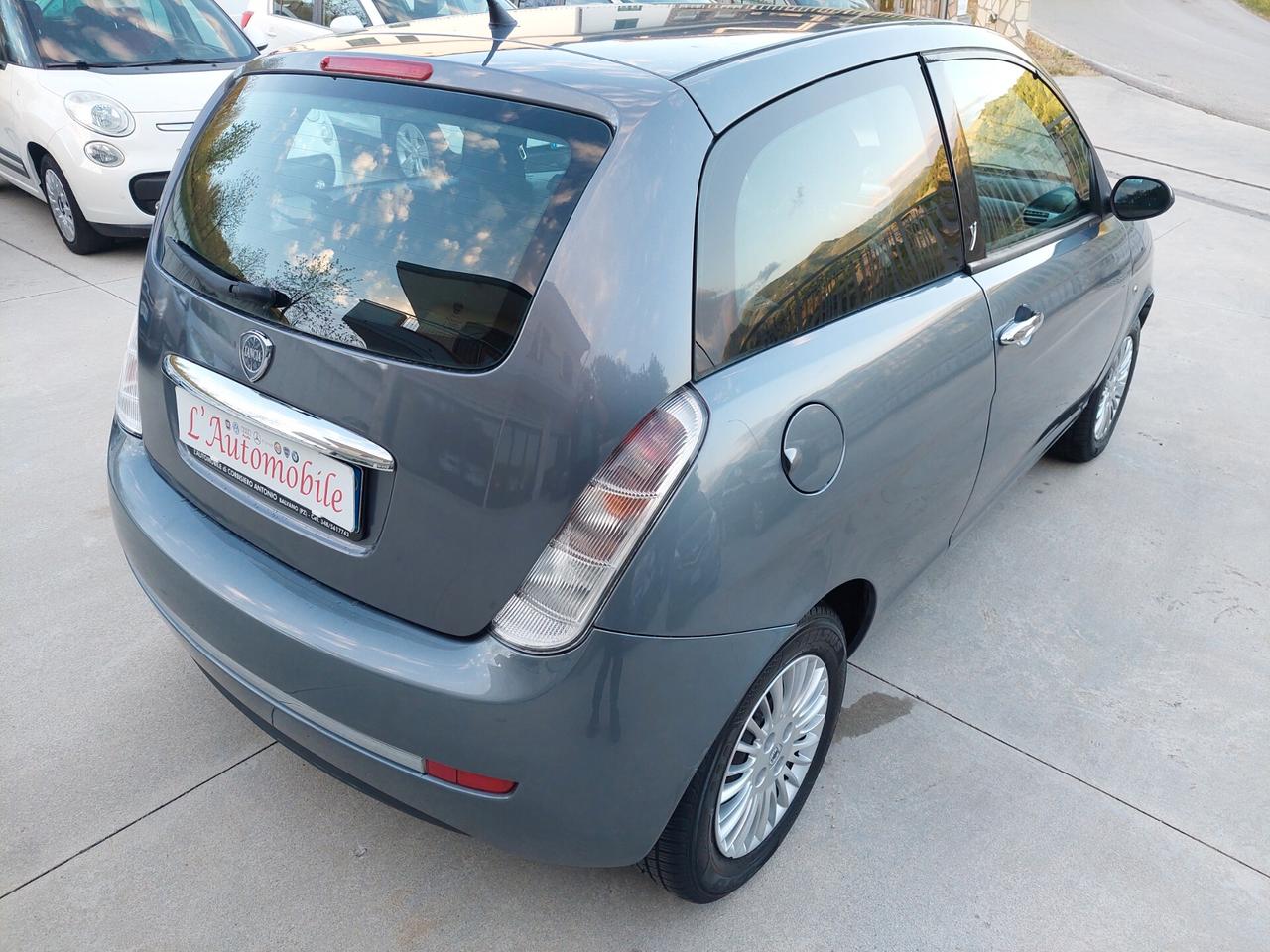 Lancia Ypsilon 1.3 MJT 75 CV Argento