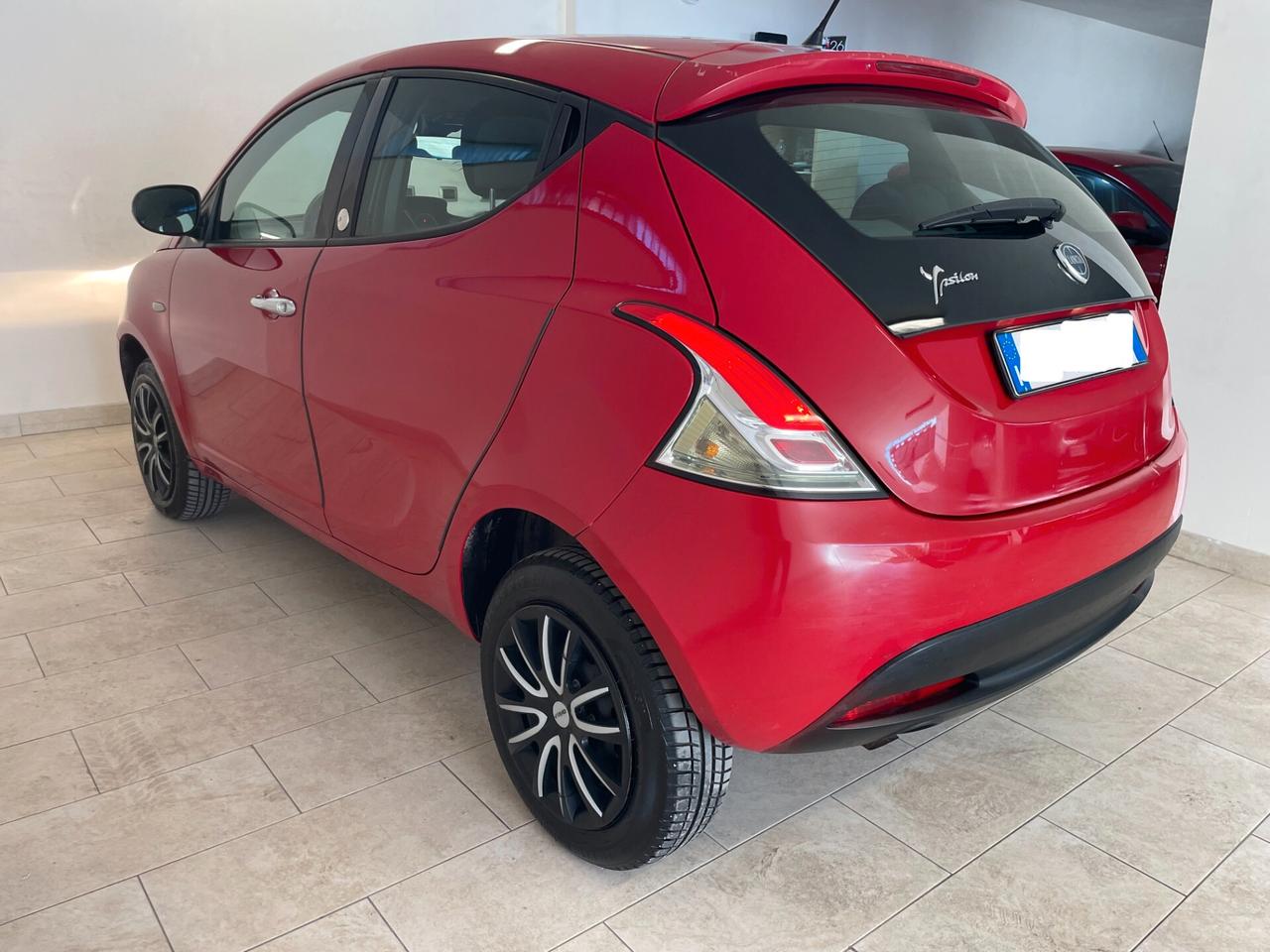 Lancia Y Ypsilon 0.9 85 CV Metano Ecochic Gold Twinair Neopatentati