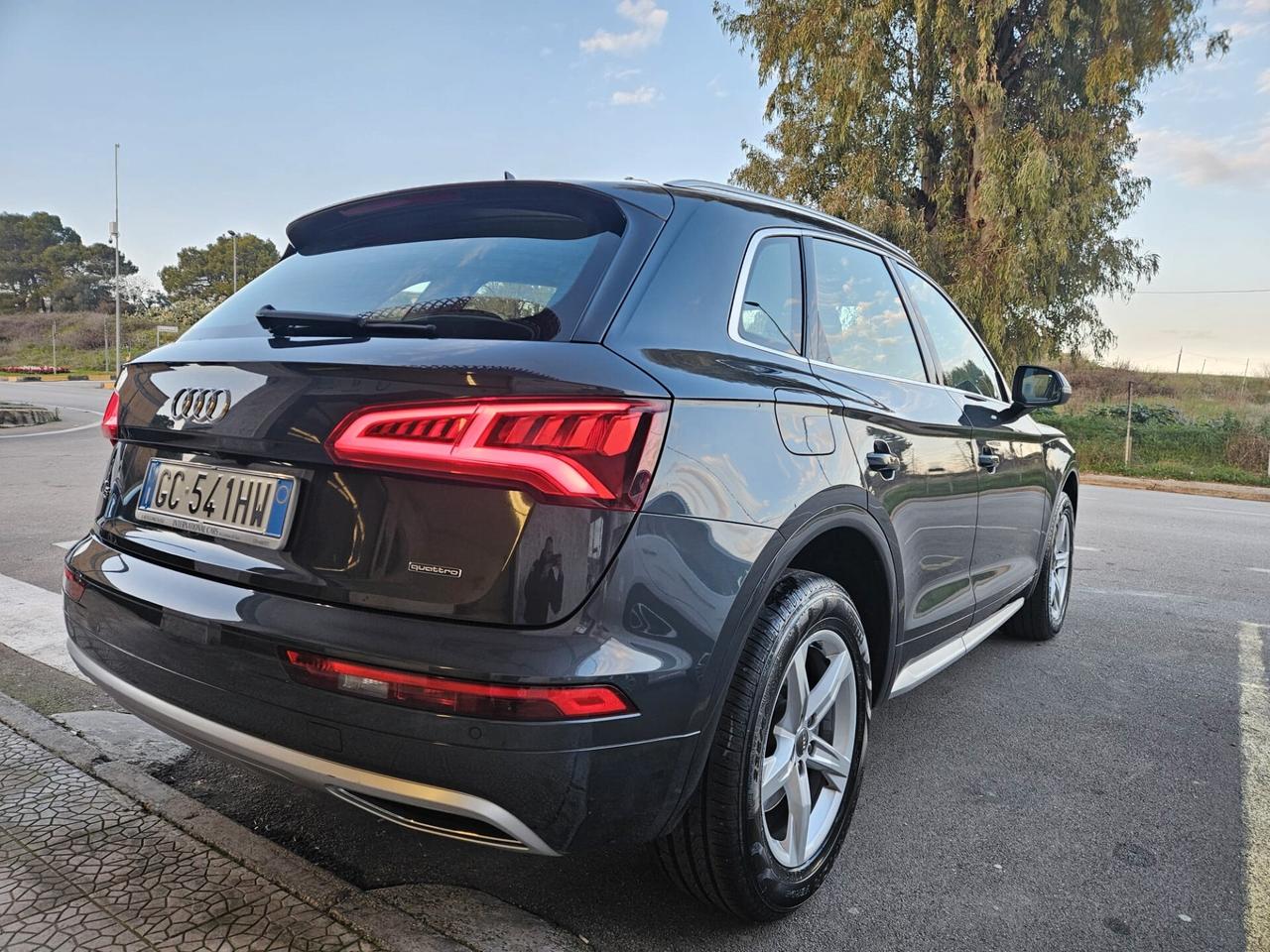 Audi Q5 2.0TDI Quattro 204CV 4x4 IVA ESPOSTA