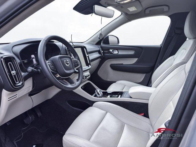 VOLVO XC40 2.0 b3 Plus Dark auto