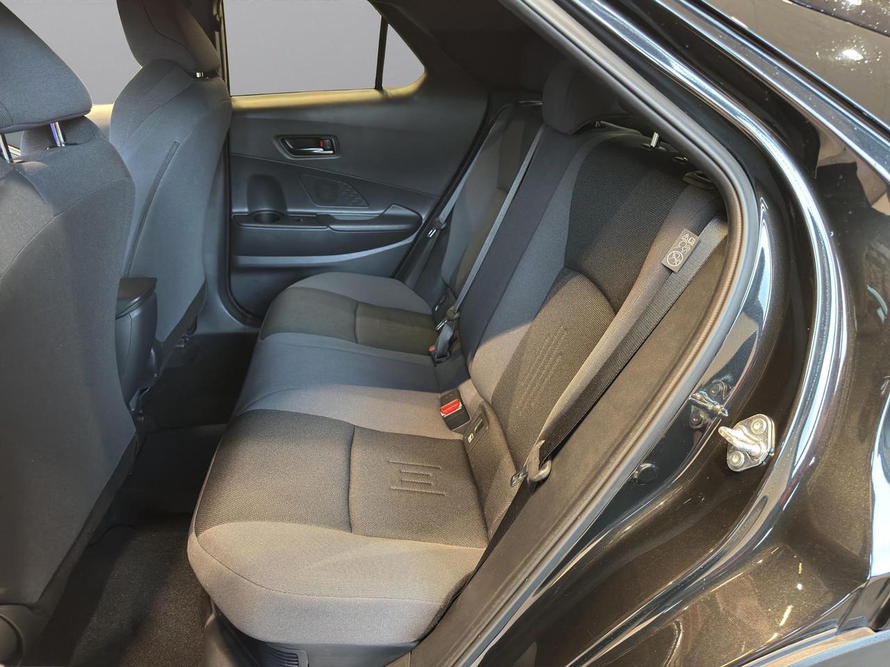 Toyota C-HR 2.0 phev Trend fwd e-cvt