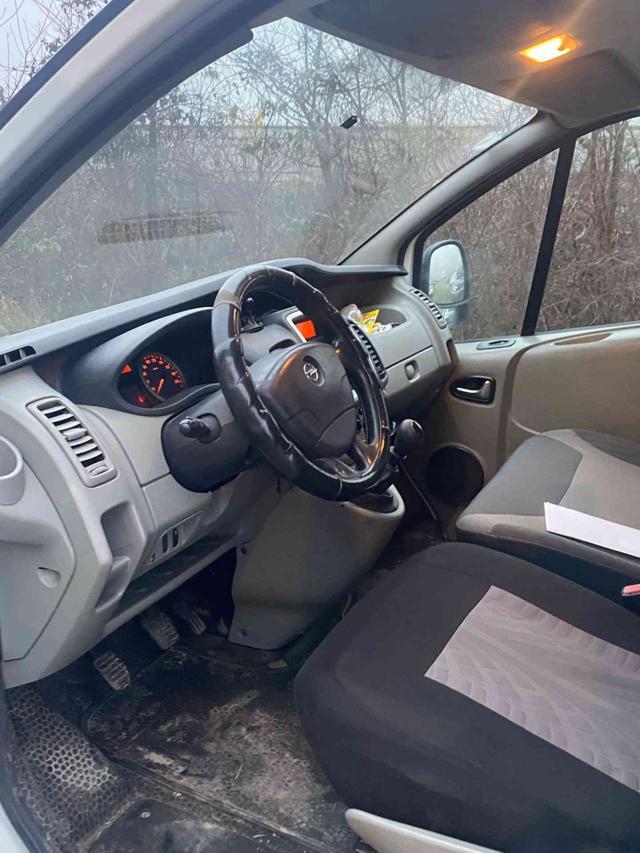 OPEL VIVARO VAN 2.5 CDTI 6 POSTI GANCIO TRAINO