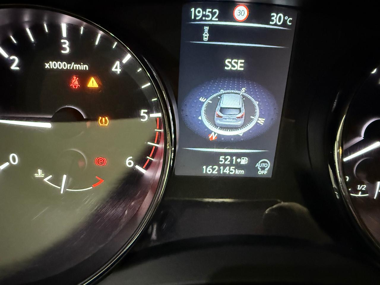 Nissan Qashqai 1.6 dCi 2WD Tekna *full optional *