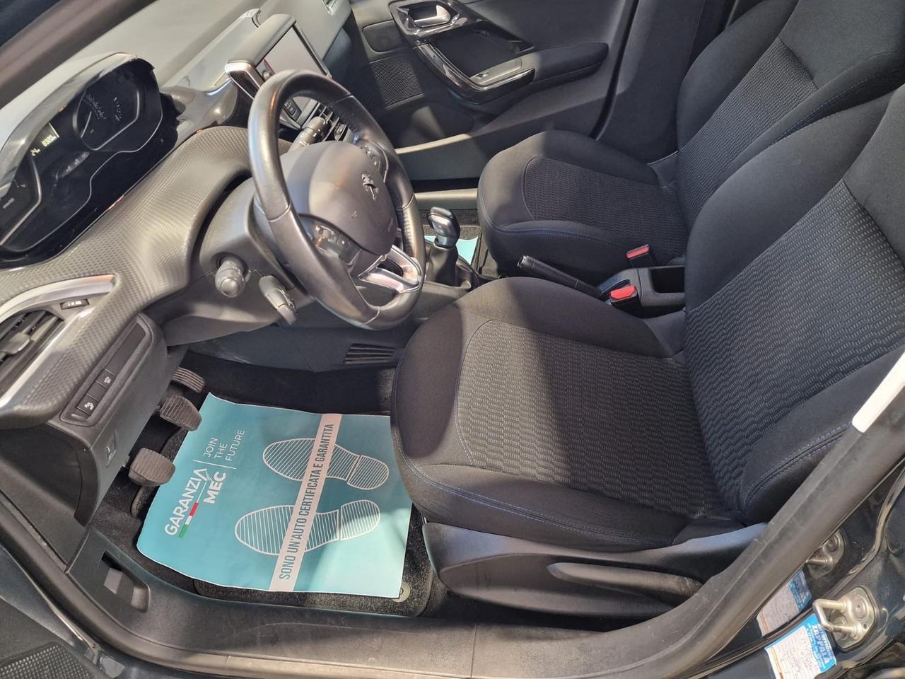 Peugeot 208 PureTech 82 Stop&Start 5 porte Signature