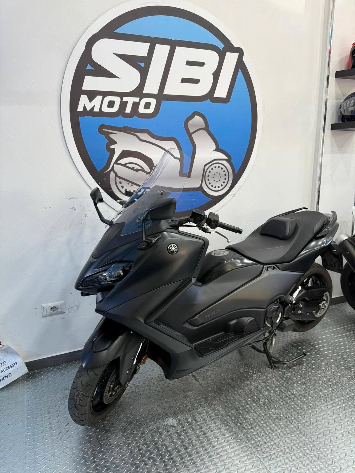 YAMAHA T-MAX 560