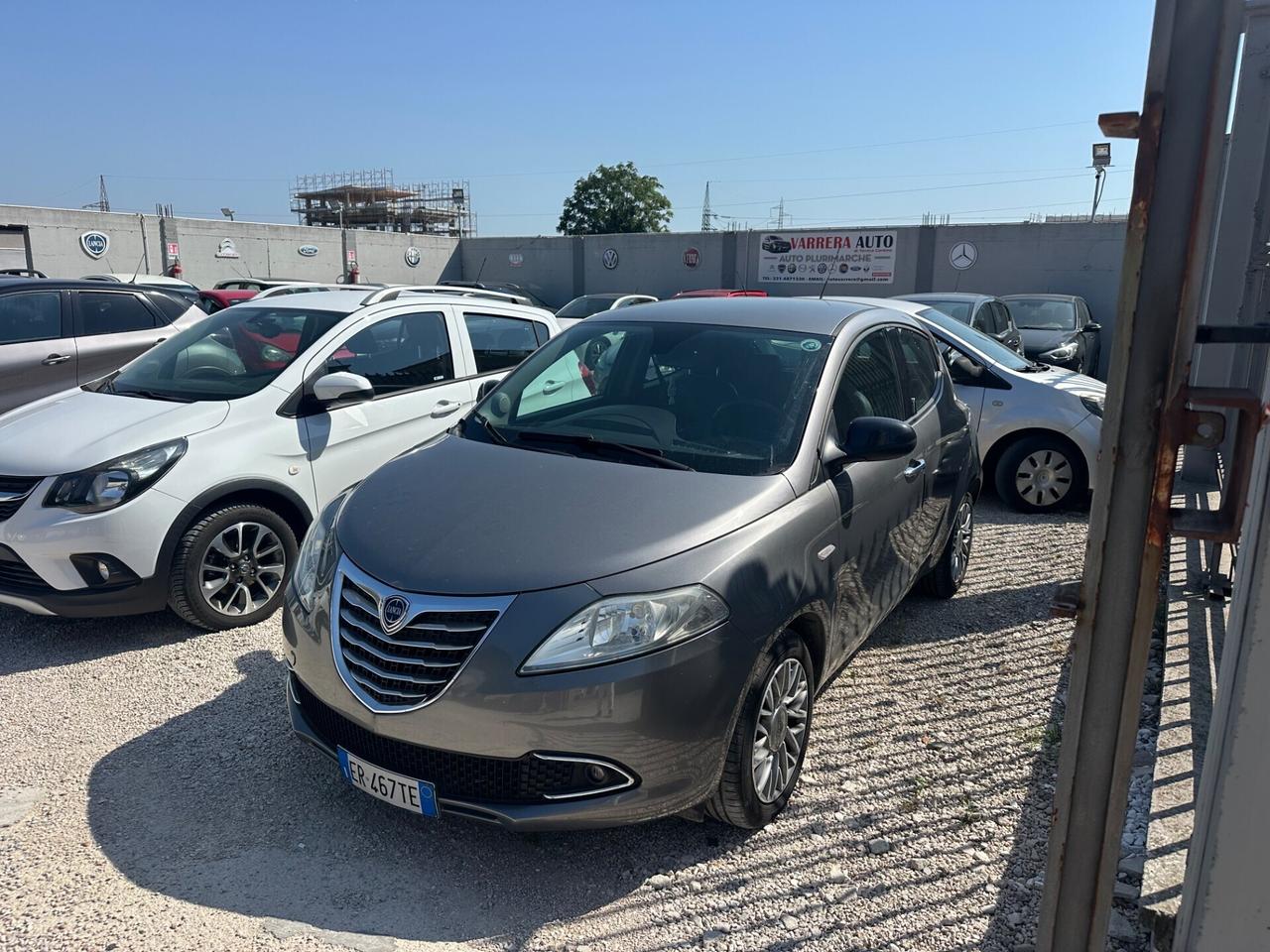 Lancia Ypsilon 1.2 69 CV Platinum Block Shaft