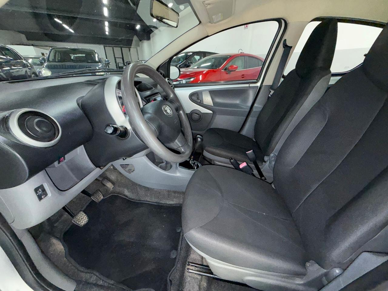 Toyota Aygo 1.0 12V VVT-i 5 porte Sol