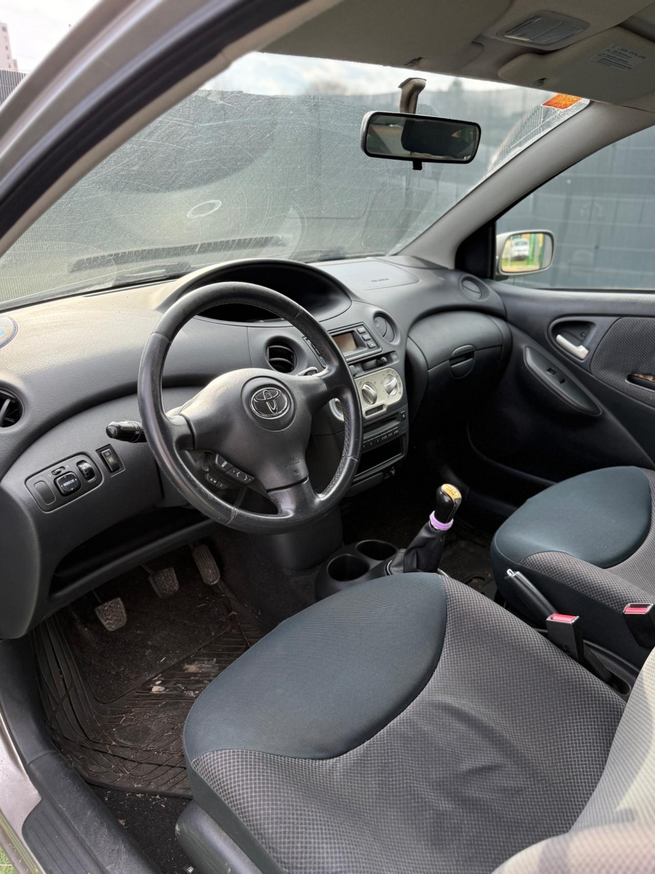 Toyota YARIS 1.0 BENZINA NEOPATENTATI