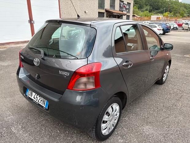 TOYOTA YARIS 1.4 D 5 PORTE NAVI "PERFETTA"