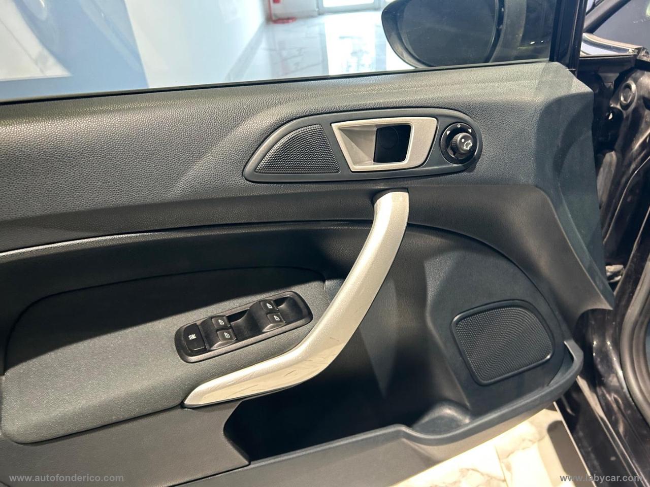 FORD Fiesta 1.4 GPL 5p. Titanium