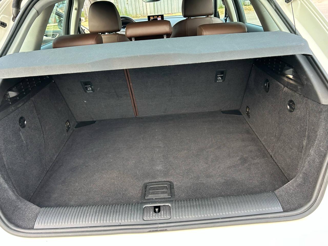 Audi A3 SPB 1.6 TDI 105 CV Ambition PELLE XENO NAVI