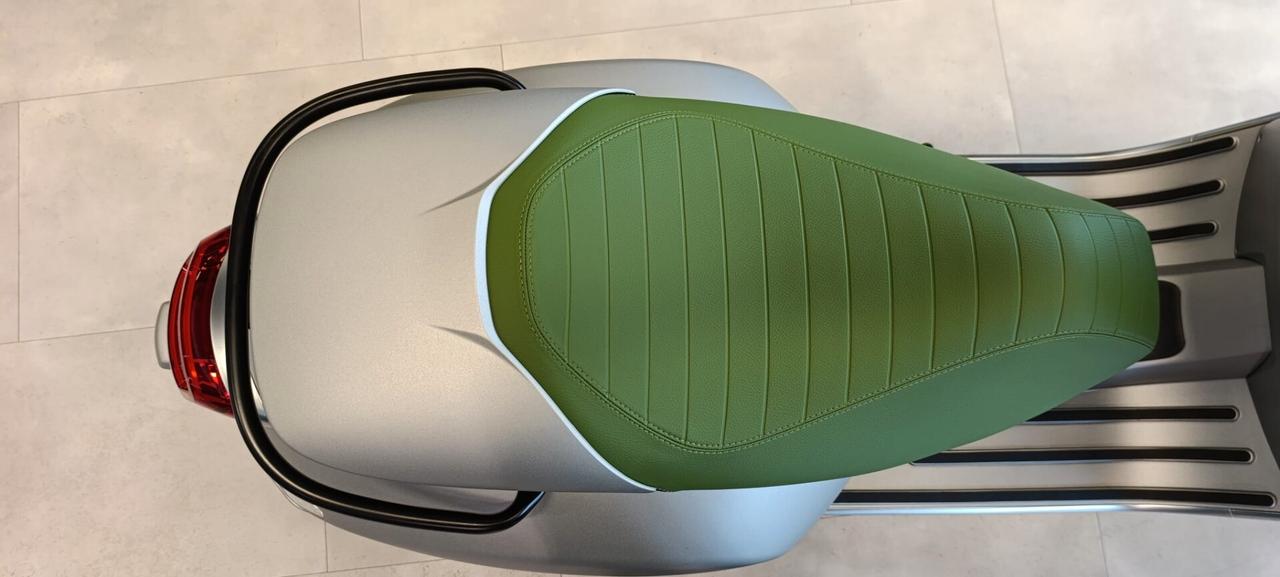 Vespa 310 GTS hpe Edizione Ottantesimo 80 TH