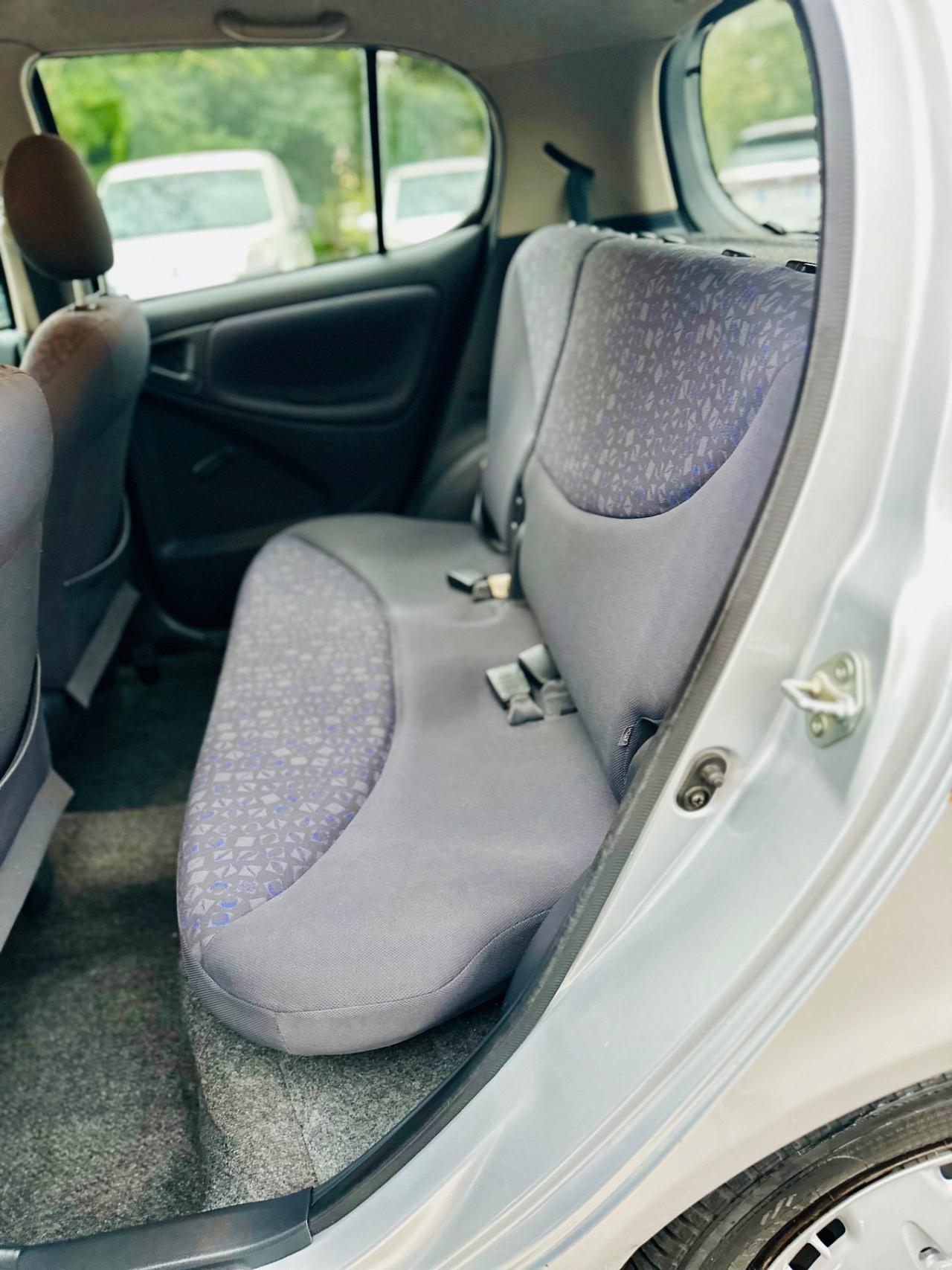 Toyota Yaris 1.3i 16V cat 5 porte Luna