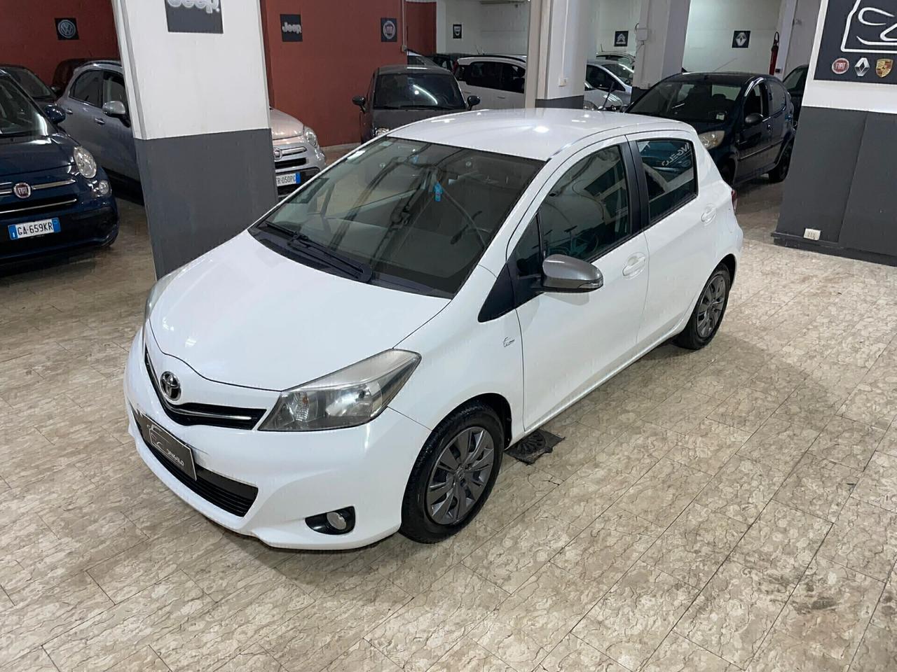 Toyota Yaris 1.0 5 porte Lounge