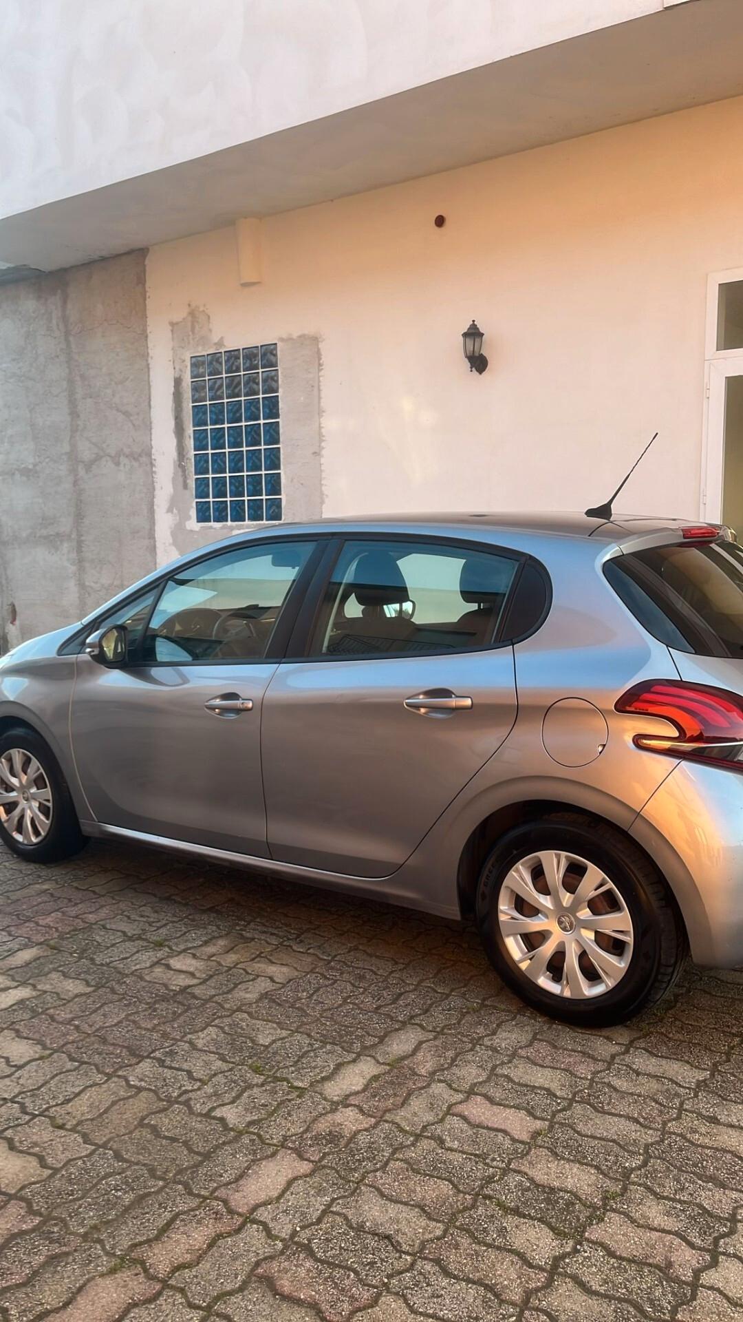 Peugeot 208 PureTech 82 5p. GPL Active