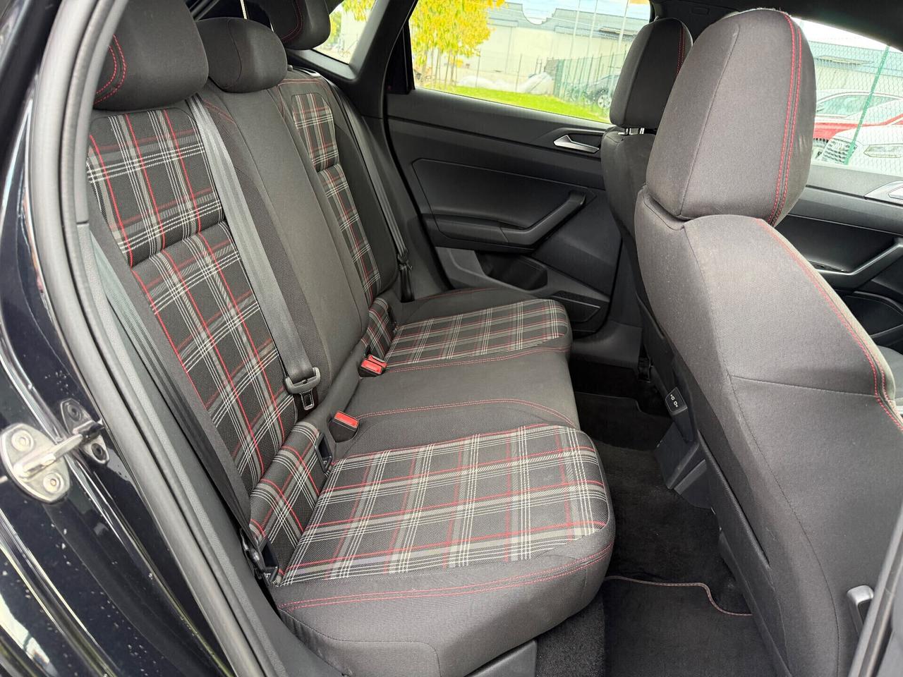 Volkswagen Polo 2.0 TSI DSG GTI