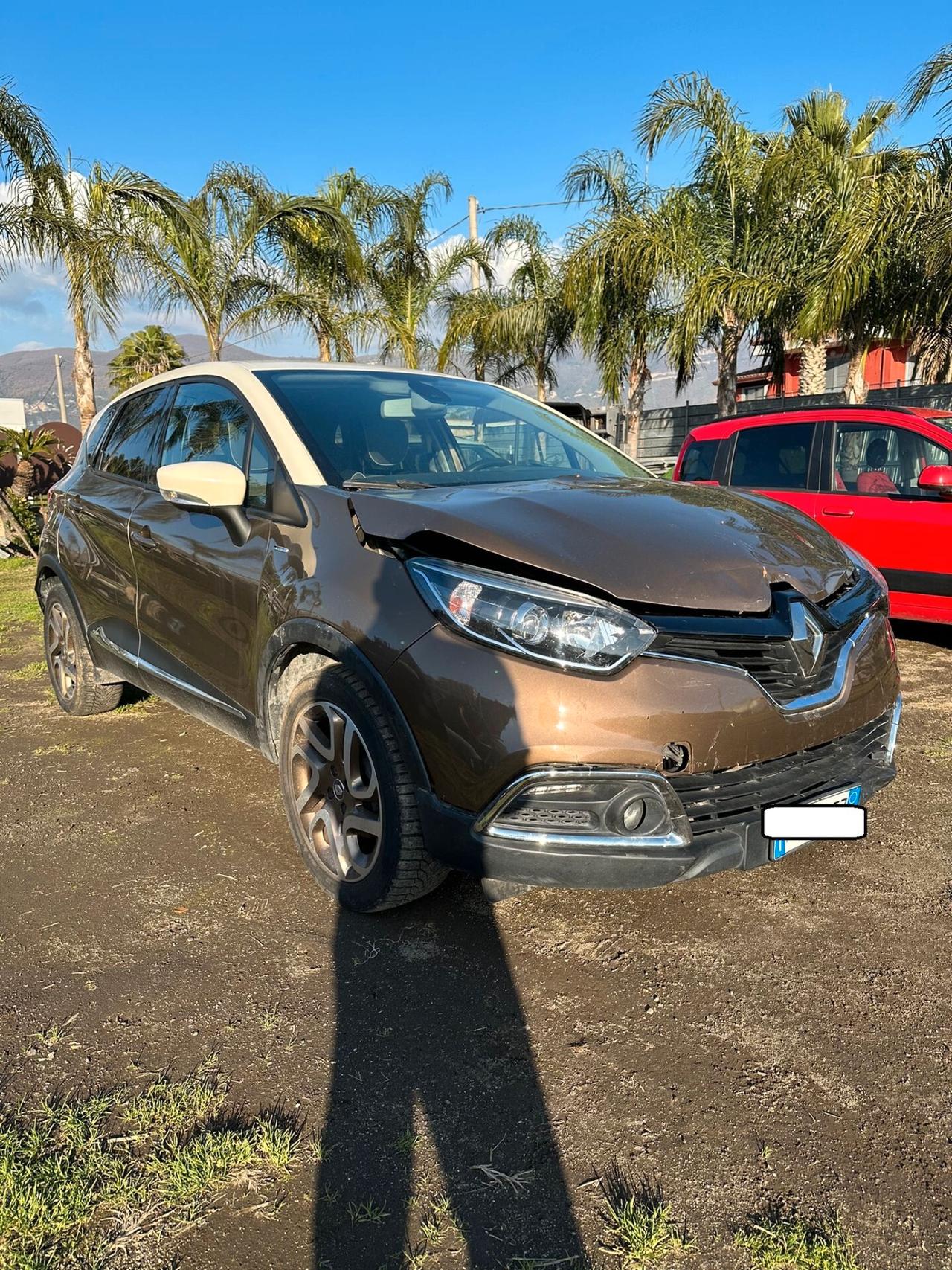 Renault Captur 1.5 90 Energy Iconic LEGGERMENTE SINISTRATA