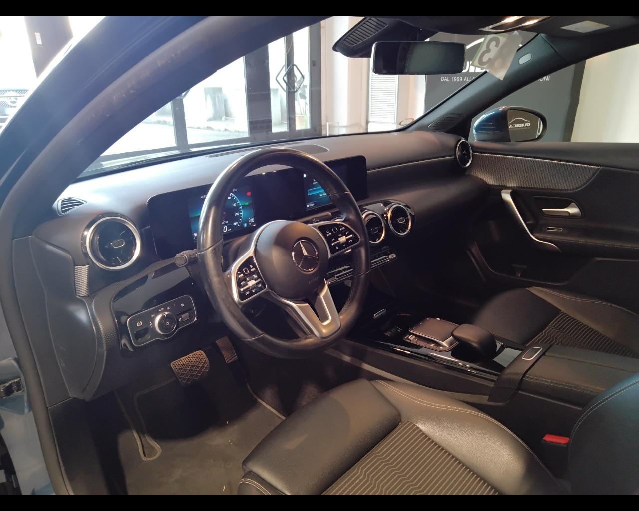Mercedes-Benz Classe A - W177 2018 - A 180 d Sport auto