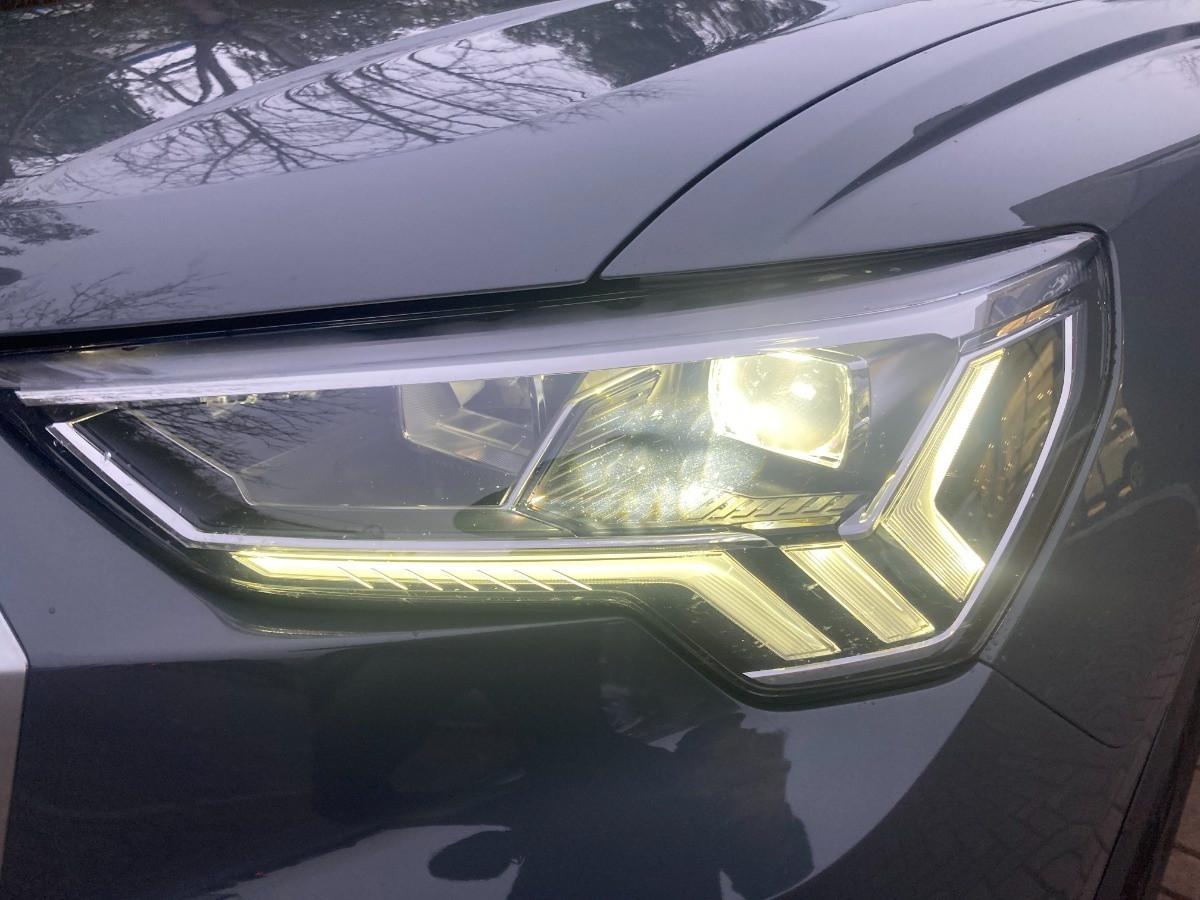 AUDI Q3 45 1.4 tfsi e Business s-tronic