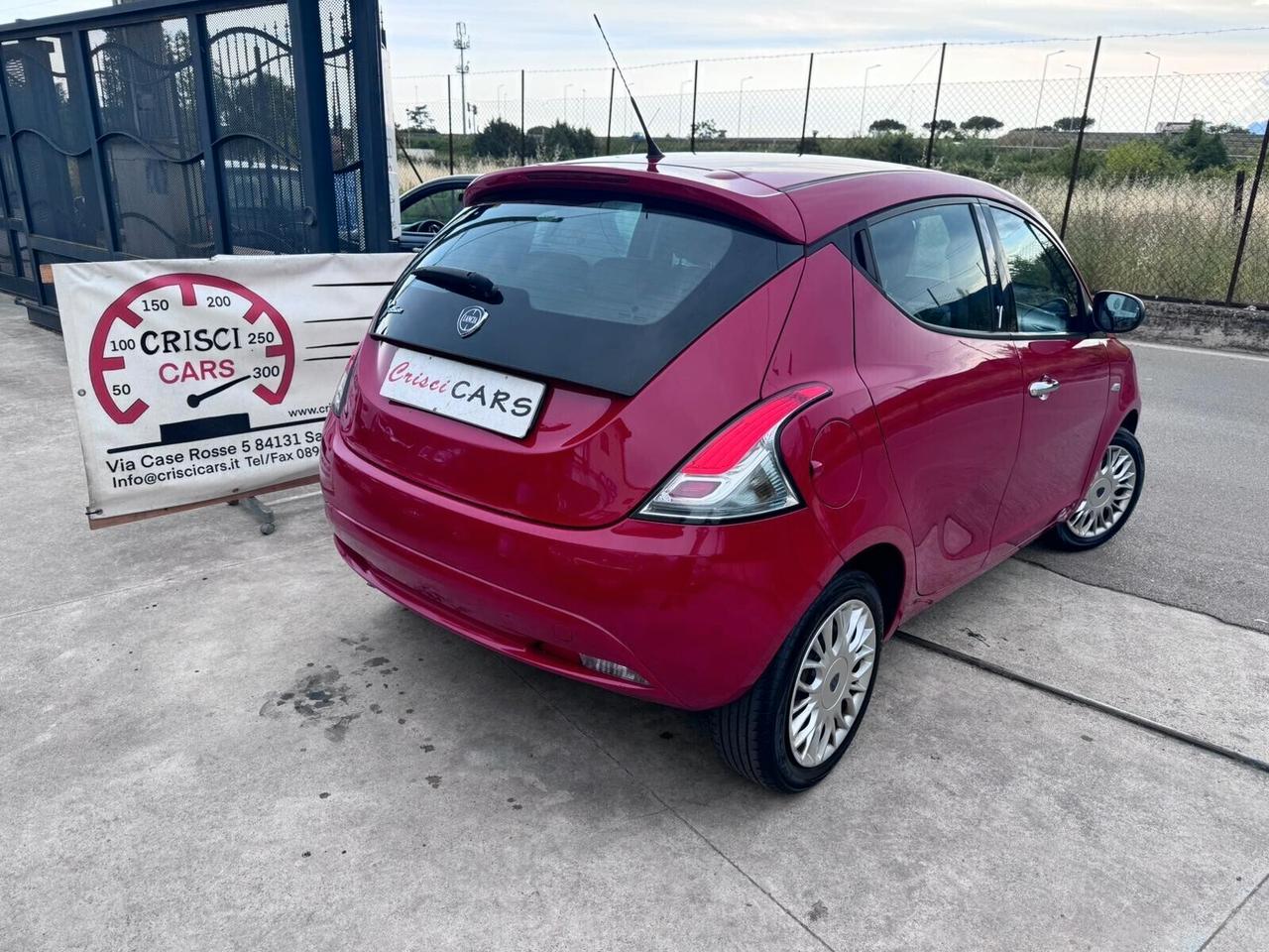 Lancia Ypsilon 1.2 69 CV 5 porte Silver