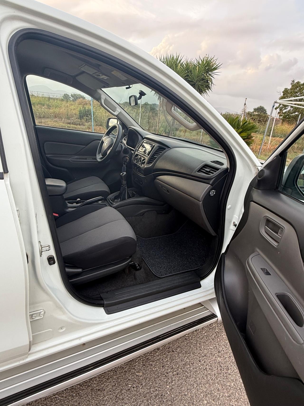 Mitsubishi L200 2.4 DI-D/154CV Club Cab Invite