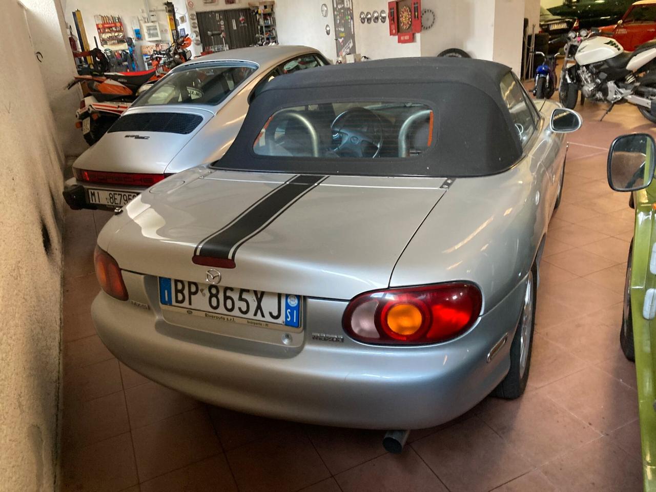 Mazda MX-5 1.6i 16V cat