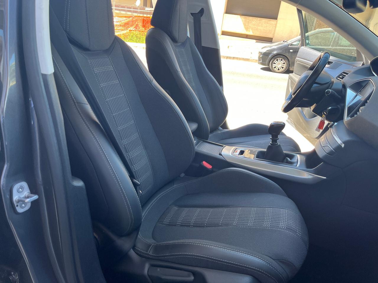 Peugeot 308 BlueHDi 130 S&S SW Allure