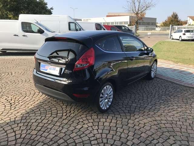Ford Fiesta 1.2 TITANIUM GPL
