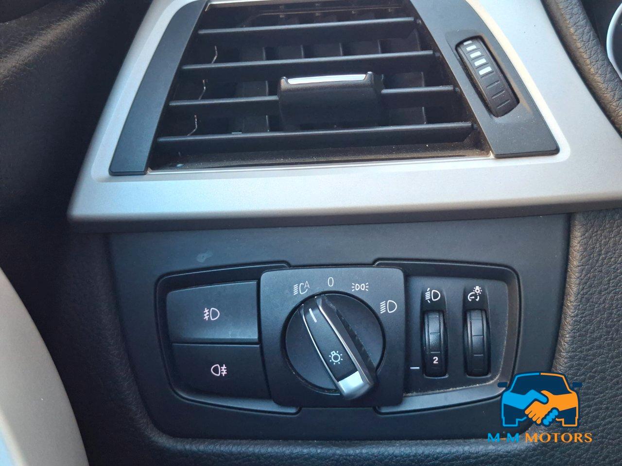 BMW 320 d Touring doppio treno di pneumatici