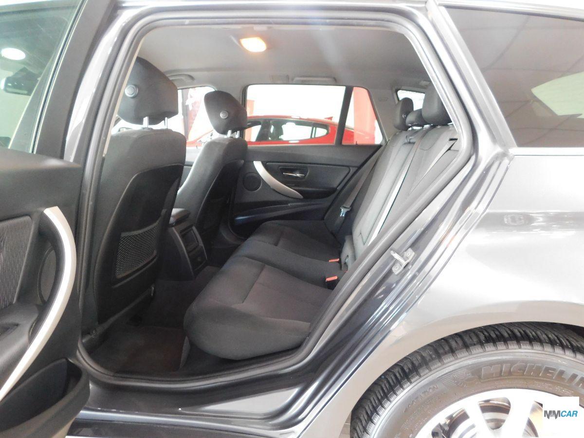 BMW - Serie 3 Touring - 318d Touring Business Advantage aut.