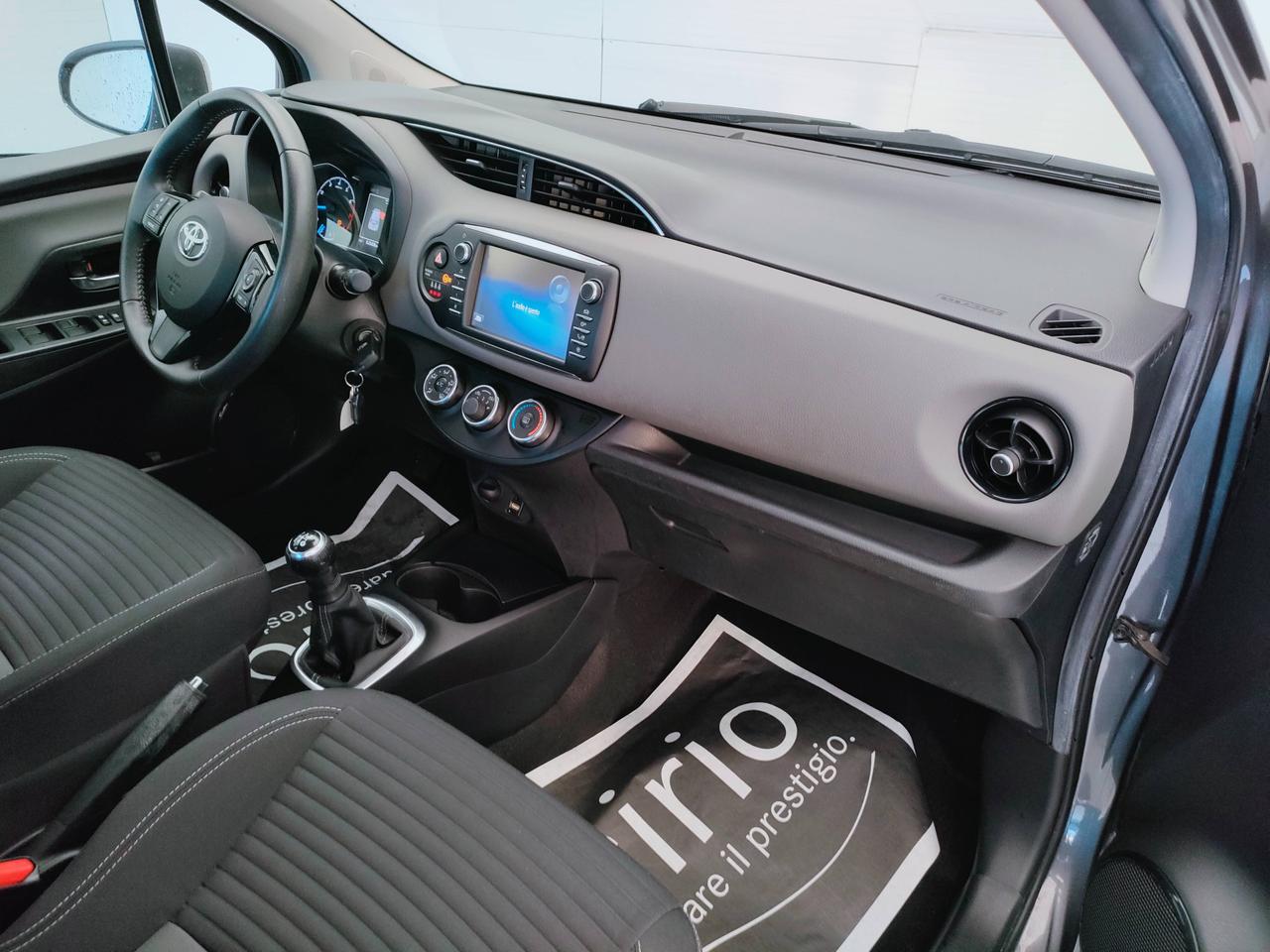 TOYOTA Yaris III 2017 - Yaris 5p 1.0 Active my18