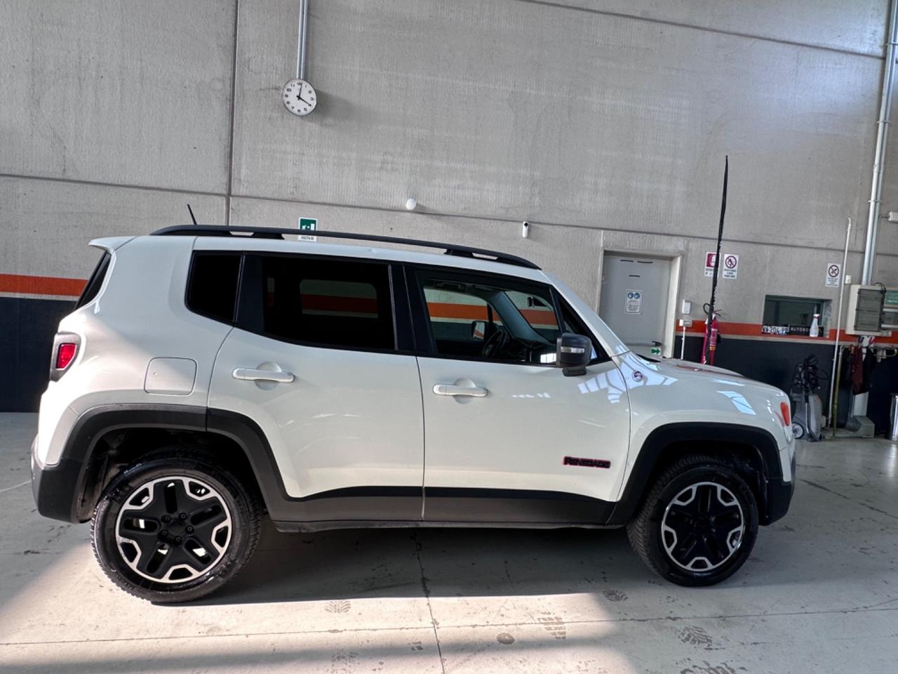 Jeep Renegade 2.0 Mjt 170CV 4WD Active Drive Low Trailhawk