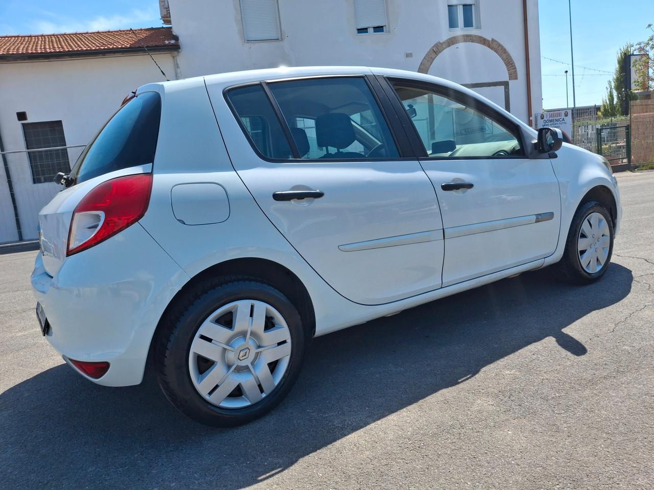 Renault Clio 1.2 16V.-5 Porte-NAVIGATORE-