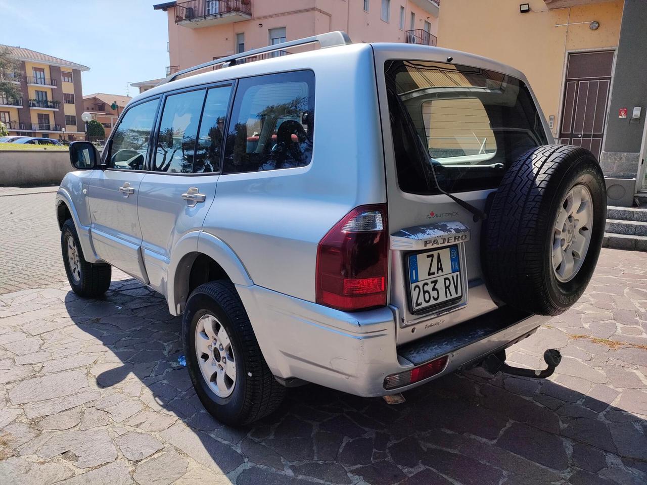 Mitsubishi Pajero 3.2 16V DI-D 5p. GLX 7posti e gancio
