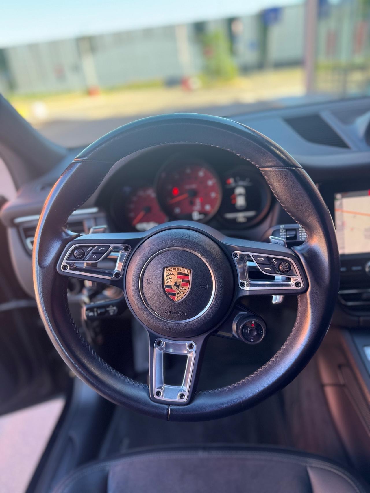 PORSCHE MACAN 2.0 245 APPROVED
