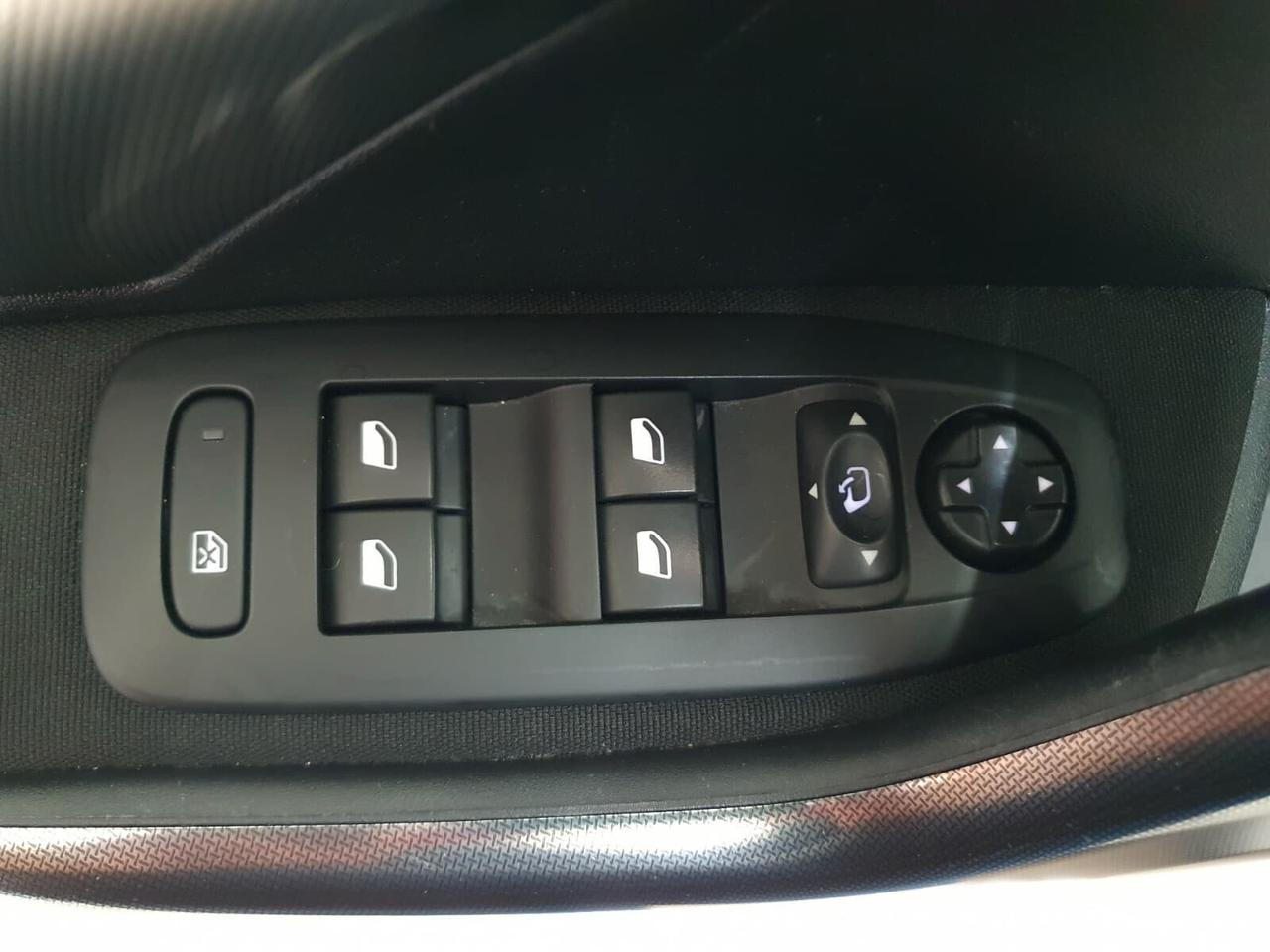 Peugeot 2008 1.6 BlueHDi 120cv Crossway 2016