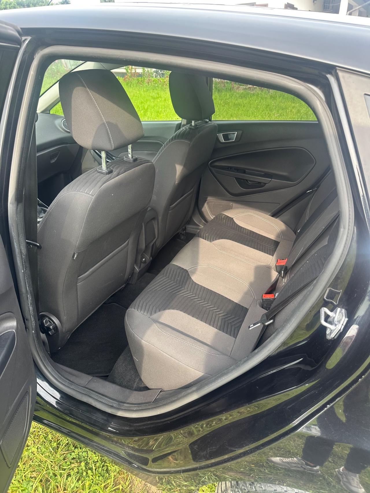 Ford Fiesta 1.5 TDCi 75CV 5 porte Titanium