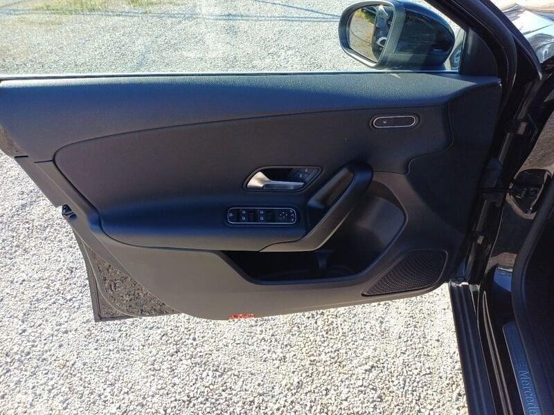 Mercedes-Benz Classe A A 180 d Progressive Advanced