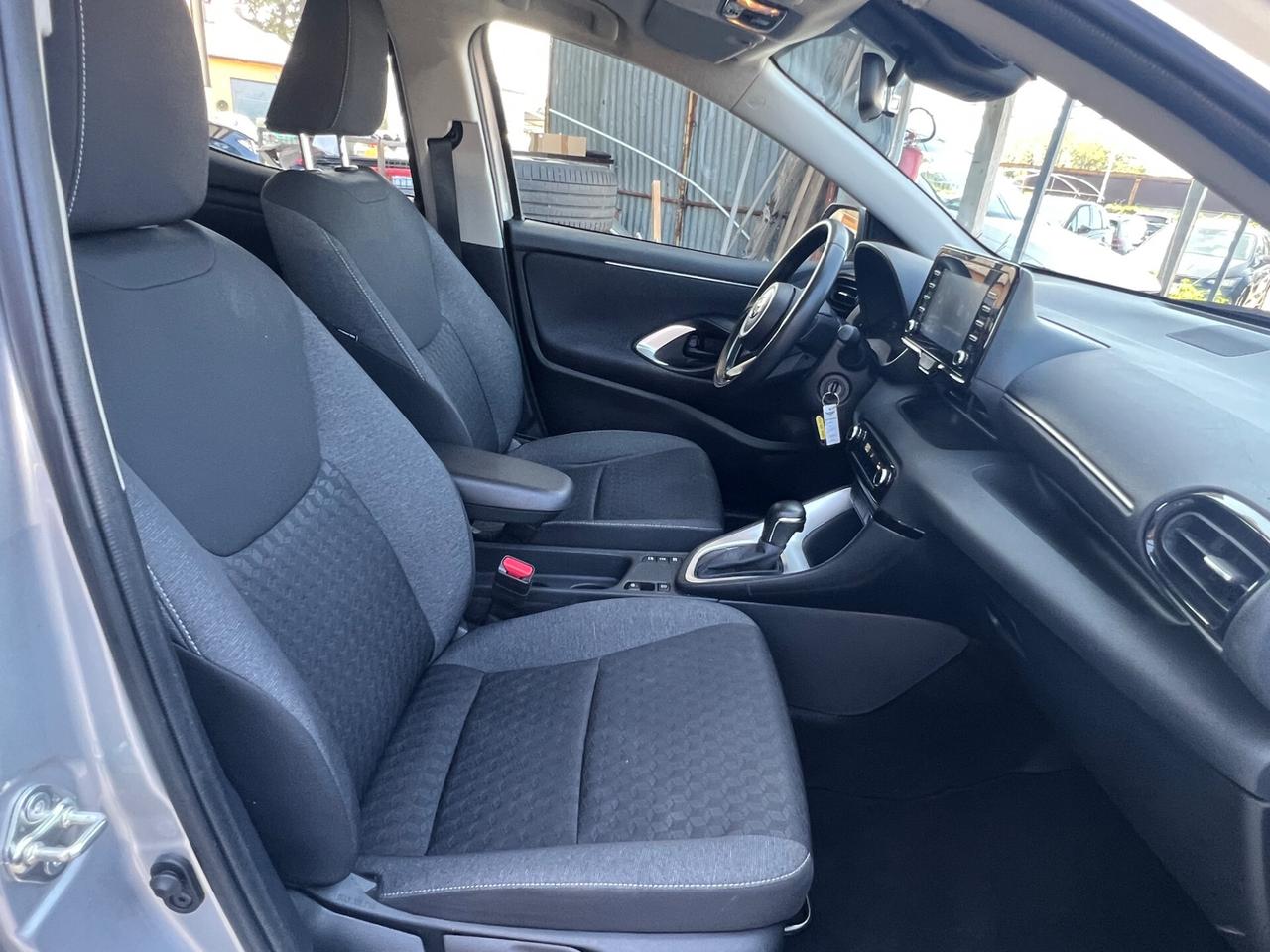 Toyota Yaris 1.5 Hybrid 5 porte Business FINANZIABILE