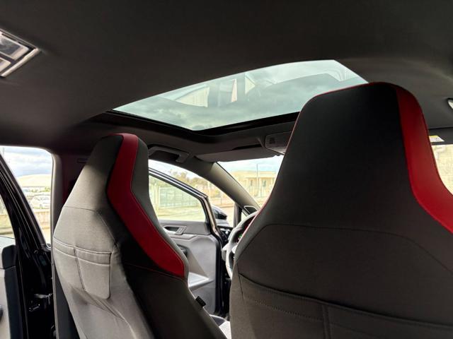 VOLKSWAGEN Golf GTI 2.0 TSI DSG TETTO-LED-PELLE-CERCHI 19''.