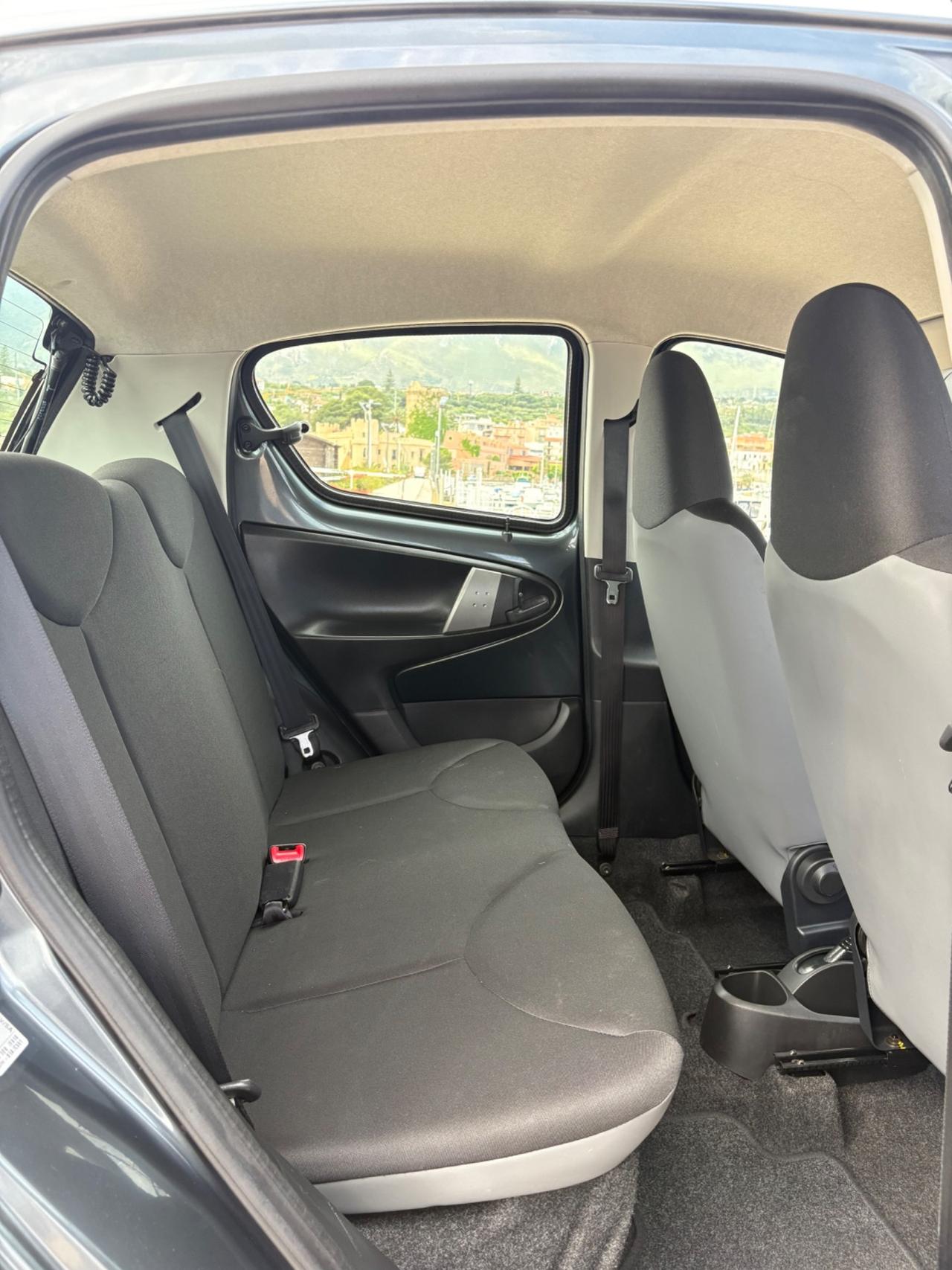 Toyota Aygo 1.0 12V VVT-i 5 porte Lounge Connect