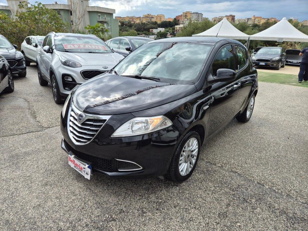 Lancia Ypsilon 1.2 69 CV GOLD UNICOPROPRI