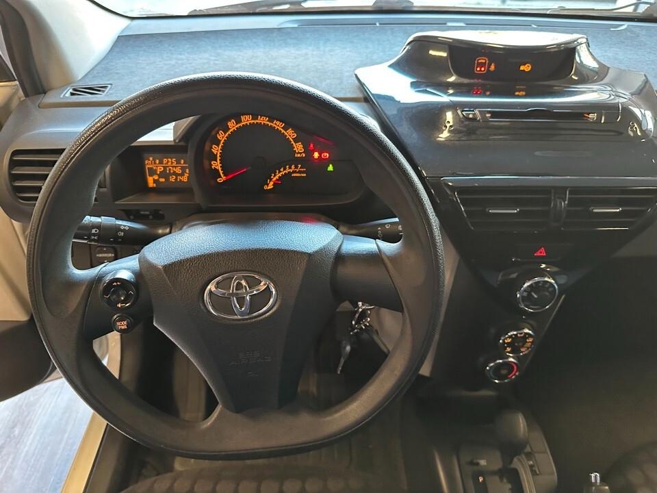 Toyota iQ 1.0 Lounge Automatica Cvt