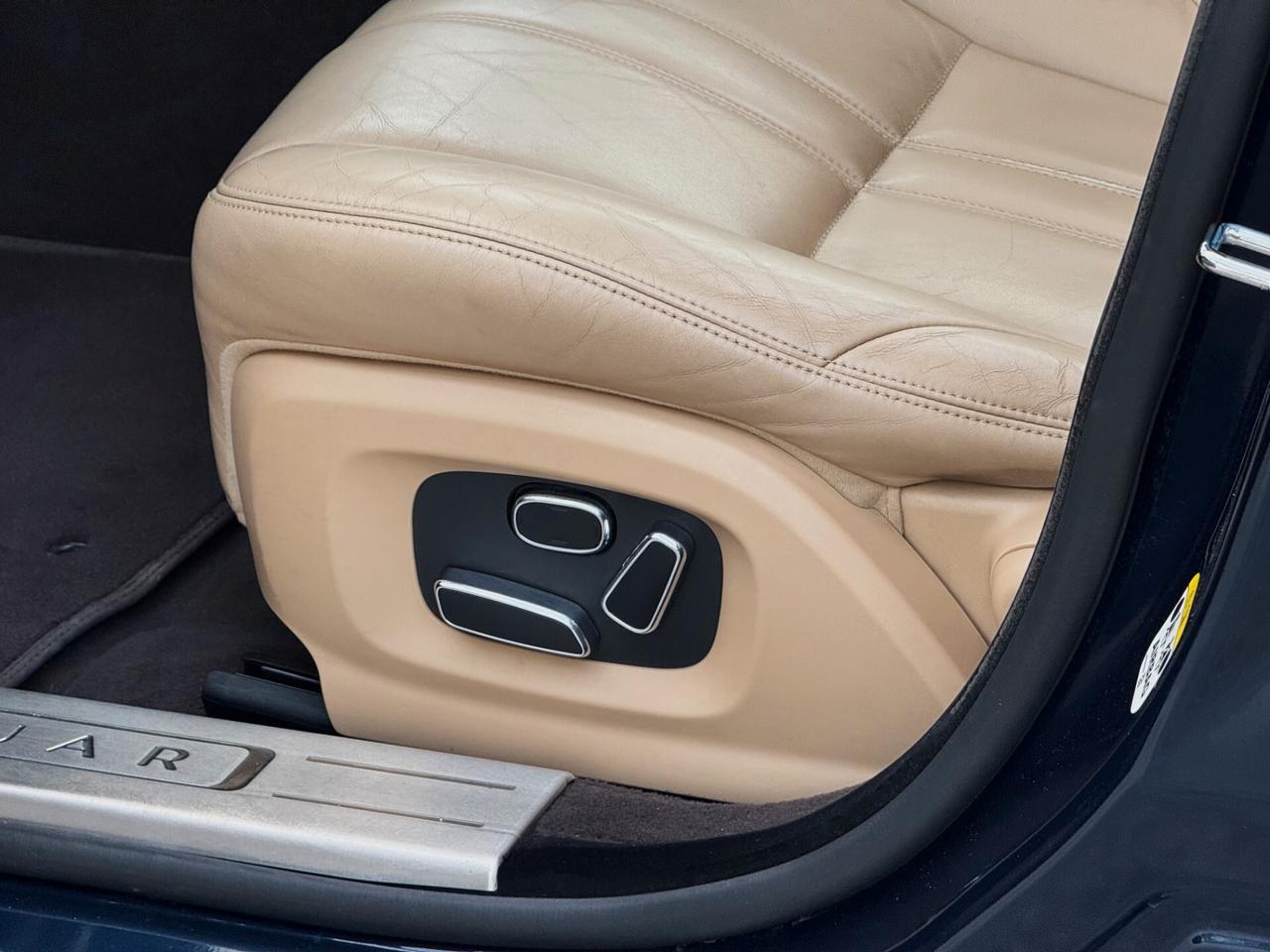 Jaguar XJ 3.0d V6 Portfolio 275CV TETTO