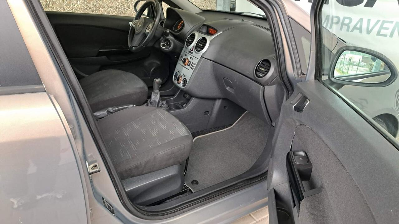 Opel Corsa 1.2 5 porte Club