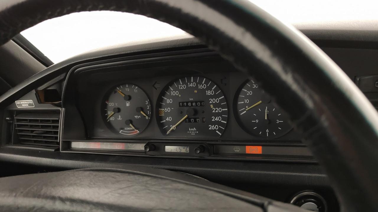 Mercedes-Benz E190 2.3 16V